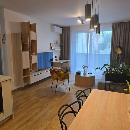 M&M2 Apartment Near Center With Free Parking - Ac Košice Exteriör bild