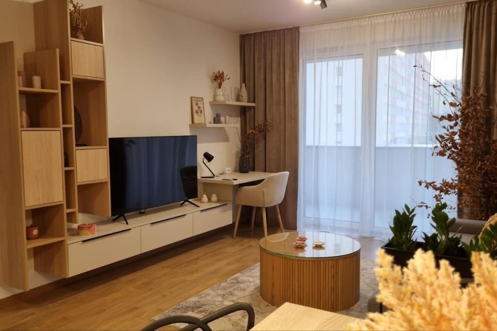 M&M2 Apartment Near Center With Free Parking - Ac Košice Exteriör bild