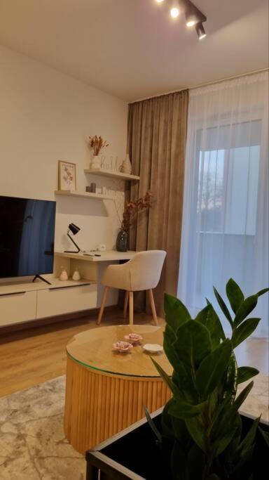 M&M2 Apartment Near Center With Free Parking - Ac Košice Exteriör bild