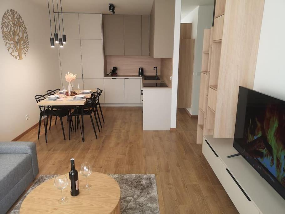 M&M2 Apartment Near Center With Free Parking - Ac Košice Exteriör bild