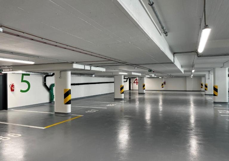 M&M2 Apartment Near Center With Free Parking - Ac Košice Exteriör bild